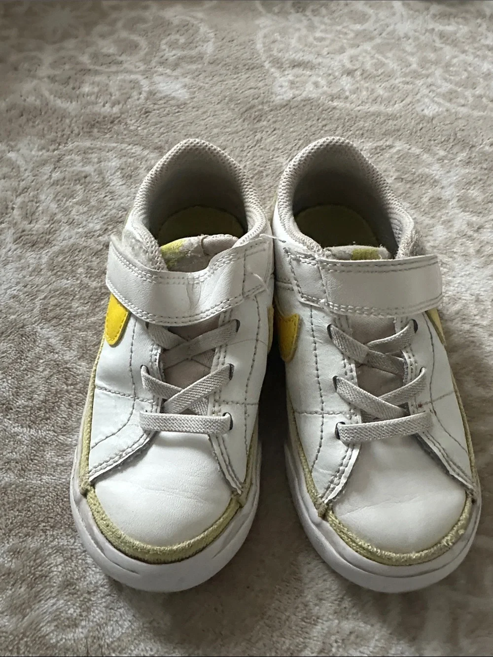 Nike Kids White and Yellow Velcro Sneakers